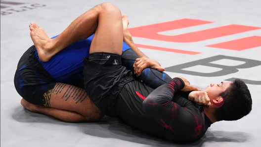 Andy Murasaki finaliza Kris Olivo em luta completa no UFC BJJ
